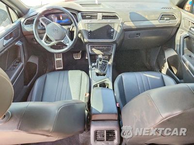 Zdjęcie 8 z 13 samochodu: 2023 VOLKSWAGEN TIGUAN SE R-LINE BLACK VIN:3VVCB7AX2PM064755 - miniatura