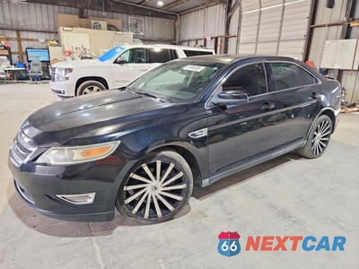 2011 FORD TAURUS SHO 1FAHP2KT7BG162872 - główne zdjęcie licytacji z USA - miniatura