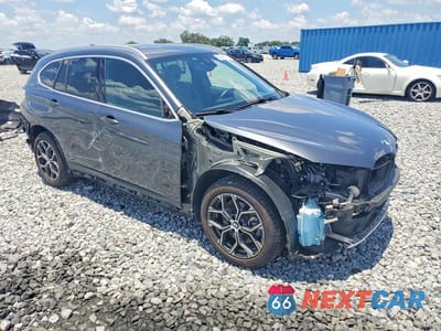 Czwarte zdjęcie samochodu z boku: 2020 BMW X1 SDRIVE28I VIN:WBXJG7C02L5P23802 - miniatura