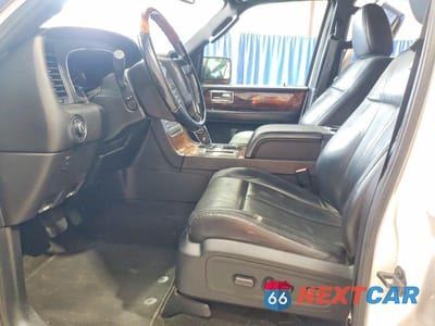 Zdjęcie 7 z 13 samochodu: 2015 LINCOLN NAVIGATOR VIN:5LMJJ2JT8FEJ01720 - miniatura