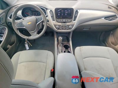 Zdjęcie 8 z 13 samochodu: 2019 CHEVROLET MALIBU LS VIN:1G1ZB5ST6KF122974 - miniatura