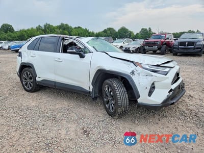 Czwarte zdjęcie samochodu z boku: 2025 TOYOTA RAV4 XLE PREMIUM VIN:JTMB6RFV7SJ068548 - miniatura