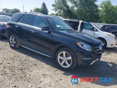 Czwarte zdjęcie samochodu z boku: 2017 MERCEDES-BENZ GLE 350 VIN:4JGDA5JB8HA837916 - miniatura
