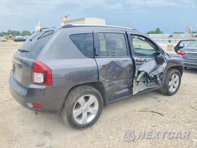 Trzecie zdjęcie samochodu z tyłu: 2017 JEEP COMPASS SPORT VIN:1C4NJCBA3HD146522 - miniatura