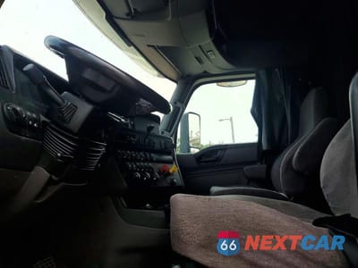 Zdjęcie 7 z 14 samochodu: 2019 INTERNATIONAL LT625 SEMI TRUCK VIN:3HSDZAPR5KN561006 - miniatura