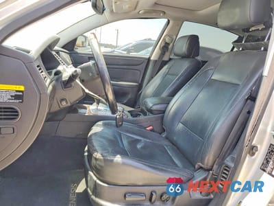 Zdjęcie 7 z 12 samochodu: 2011 HYUNDAI GENESIS 4.6L VIN:KMHGC4DF9BU127400 - miniatura