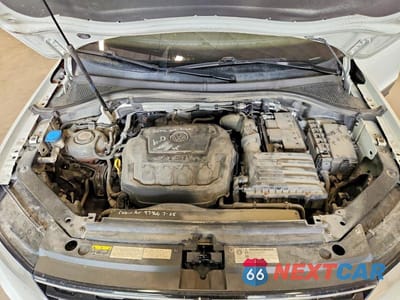 Zdjęcie 12 z 13 samochodu: 2018 VOLKSWAGEN TIGUAN VIN:3VV2B7AX7JM151831 - miniatura