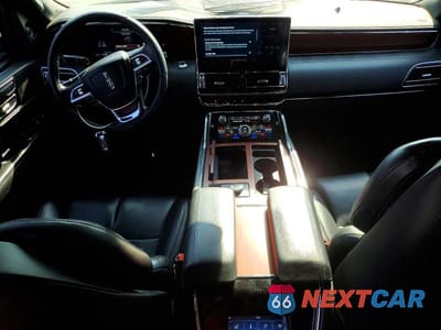 Zdjęcie 8 z 13 samochodu: 2022 LINCOLN NAVIGATOR L VIN:5LMJJ3MT8NEL13842 - miniatura