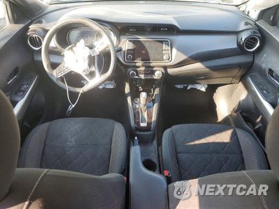 Zdjęcie 8 z 12 samochodu: 2020 NISSAN KICKS SV VIN:3N1CP5CV3LL528431 - miniatura