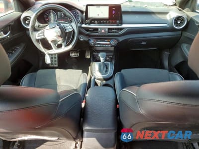 Zdjęcie 8 z 12 samochodu: 2023 KIA FORTE GT LIMITED VIN:3KPF54AD2PE607703 - miniatura
