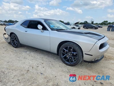 Czwarte zdjęcie samochodu z boku: 2021 DODGE CHALLENGER SXT VIN:2C3CDZAG4MH573507 - miniatura