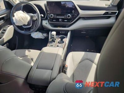 Zdjęcie 8 z 13 samochodu: 2026 TOYOTA HIGHLANDER HYBRID LIMITED VIN:5TDXBRCH9TS705136 - miniatura