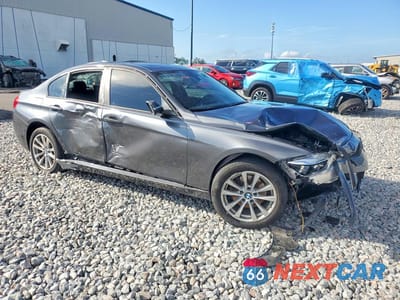 Czwarte zdjęcie samochodu z boku: 2018 BMW 320 I VIN:WBA8A9C59JAD28007 - miniatura