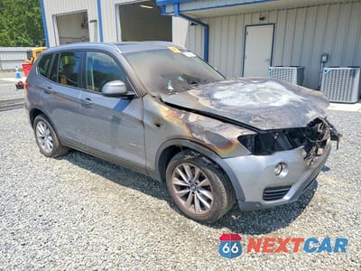 Czwarte zdjęcie samochodu z boku: 2015 BMW X3 XDRIVE28I VIN:5UXWX9C59F0D46981 - miniatura