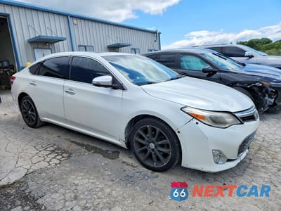 Czwarte zdjęcie samochodu z boku: 2013 TOYOTA AVALON LIMITED VIN:4T1BK1EBXDU041541 - miniatura