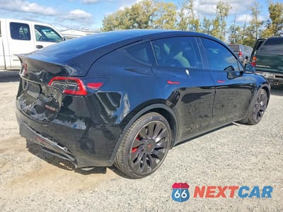 Trzecie zdjęcie samochodu z tyłu: 2021 TESLA MODEL Y VIN:5YJYGDEF2MF270423 - miniatura