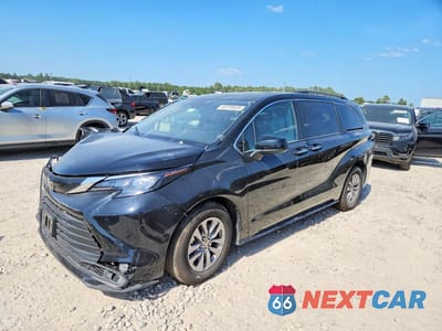 2026 TOYOTA SIENNA XLE 8-PASSENGER 5TDYRKEC0TS293021 - główne zdjęcie licytacji z USA - miniatura