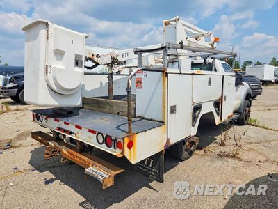 Trzecie zdjęcie samochodu z tyłu: 2011 FORD F450 SUPER DUTY BUCKET TRUCK VIN:1FDUF4GY2BEA95584 - miniatura