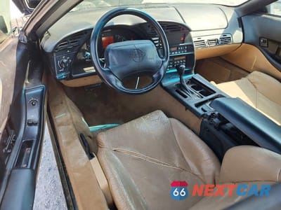 Zdjęcie 8 z 13 samochodu: 1995 CHEVROLET CORVETTE VIN:1G1YY32P1S5114692 - miniatura