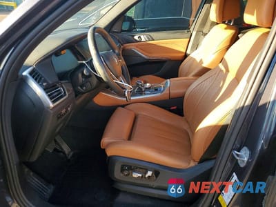 Zdjęcie 7 z 13 samochodu: 2019 BMW X5 XDRIVE50I VIN:5UXJU2C57KLB15208 - miniatura