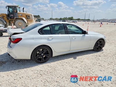 Trzecie zdjęcie samochodu z tyłu: 2021 BMW M340I VIN:3MW5U7J09M8B88723 - miniatura