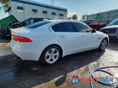 Trzecie zdjęcie samochodu z tyłu: 2017 JAGUAR XE VIN:SAJAR4BG0HA977531 - miniatura