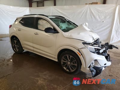 Czwarte zdjęcie samochodu z boku: 2020 BUICK ENCORE GX SELECT VIN:KL4MMDSL4LB132993 - miniatura