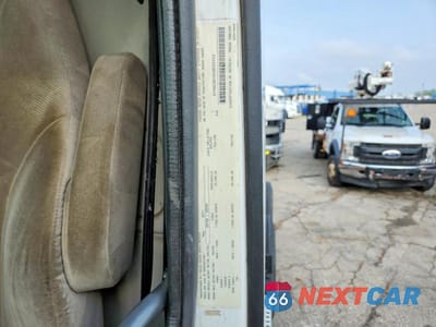 Zdjęcie 11 z 12 samochodu: 2012 VOLVO VNL SEMI TRUCK VIN:4V4NC9EH0CN538452 - miniatura