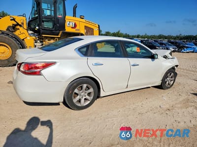 Trzecie zdjęcie samochodu z tyłu: 2016 NISSAN ALTIMA 2.5 S VIN:1N4AL3AP5GN340711 - miniatura