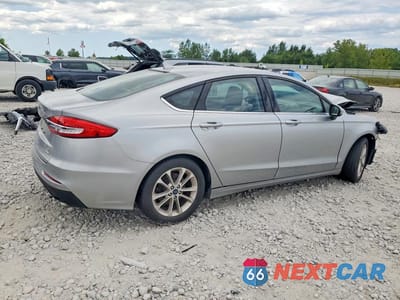 Trzecie zdjęcie samochodu z tyłu: 2020 FORD FUSION SE VIN:3FA6P0HD8LR228917 - miniatura