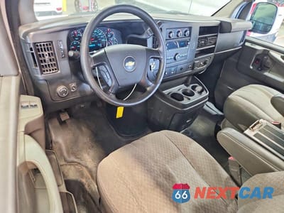 Zdjęcie 8 z 13 samochodu: 2015 CHEVROLET EXPRESS G2500 VIN:1GCWGFCB0F1260519 - miniatura