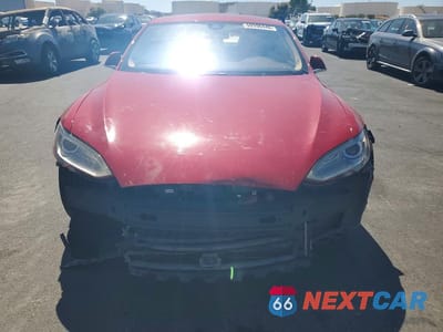 Piąte zdjęcie samochodu w środku: 2014 TESLA MODEL S VIN:5YJSA1H13EFP63745 - miniatura