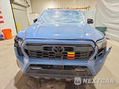 Piąte zdjęcie samochodu w środku: 2026 TOYOTA TACOMA TRD OFF-ROAD VIN:3TMLB5JN3TM222810 - miniatura