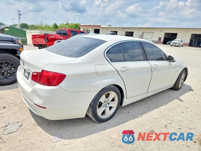 Trzecie zdjęcie samochodu z tyłu: 2011 BMW 528 I VIN:WBAFR1C56BC743726 - miniatura