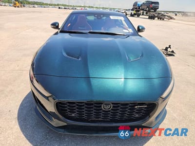 Piąte zdjęcie samochodu w środku: 2024 JAGUAR F-TYPE R DYNAMIC VIN:SAJDF1EE0RCK87105 - miniatura