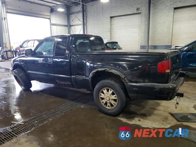 Drugie zdjęcie samochodu z przodu: 2002 GMC SONOMA VIN:1GTDT19W928117344 - miniatura
