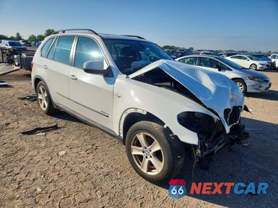 Czwarte zdjęcie samochodu z boku: 2013 BMW X5 XDRIVE35I VIN:5UXZV4C52D0B00700 - miniatura