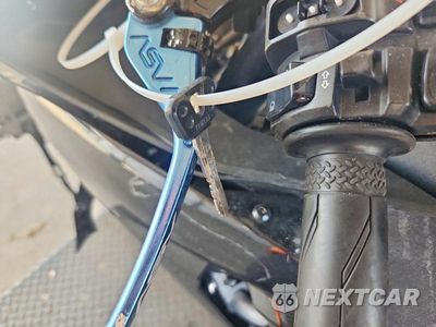 Zdjęcie 8 z 9 samochodu: 2016 YAMAHA YZFR1S VIN:JYARN42E9GA000619 - miniatura