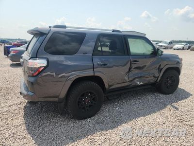 Trzecie zdjęcie samochodu z tyłu: 2020 TOYOTA 4RUNNER SR5 PREMIUM VIN:JTEBU5JR5L5815384 - miniatura