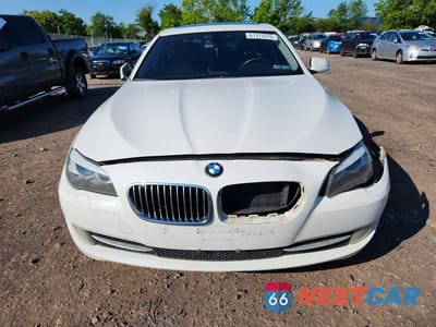 Piąte zdjęcie samochodu w środku: 2013 BMW 528 I VIN:WBAXG5C56DDY32985 - miniatura