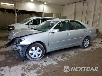2005 TOYOTA CAMRY LE 4T1BE30K85U037936 - główne zdjęcie licytacji z USA - miniatura