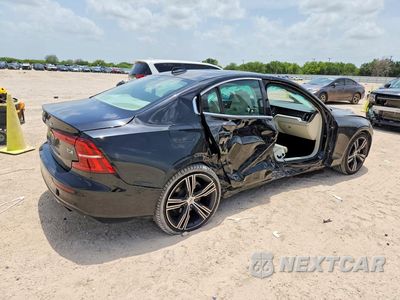 Trzecie zdjęcie samochodu z tyłu: 2019 VOLVO S60 T5 INSCRIPTION VIN:7JR102FL1KG003504 - miniatura