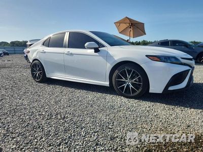 Czwarte zdjęcie samochodu z boku: 2024 TOYOTA CAMRY SE VIN:4T1G11AK5RU914019 - miniatura