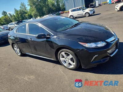 Czwarte zdjęcie samochodu z boku: 2017 CHEVROLET VOLT LT VIN:1G1RA6S58HU105446 - miniatura
