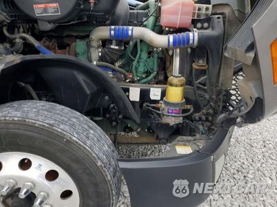 Zdjęcie 11 z 13 samochodu: 2022 VOLVO VNL SEMI TRUCK VIN:4V4NC9EH9NN288020 - miniatura