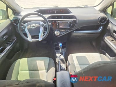 Zdjęcie 8 z 13 samochodu: 2017 TOYOTA PRIUS C TWO VIN:JTDKDTB34H1596208 - miniatura