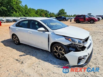 Czwarte zdjęcie samochodu z boku: 2019 KIA FORTE LXS VIN:3KPF24ADXKE069415 - miniatura