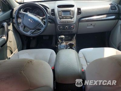 Zdjęcie 8 z 13 samochodu: 2014 KIA SORENTO LX VIN:5XYKT3A64EG440843 - miniatura