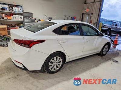 Trzecie zdjęcie samochodu z tyłu: 2020 HYUNDAI ACCENT SE VIN:3KPC24A6XLE125908 - miniatura
