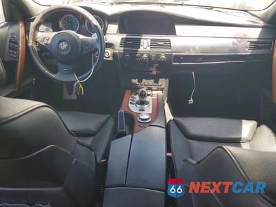 Zdjęcie 8 z 12 samochodu: 2006 BMW M5 VIN:WBSNB93556B583179 - miniatura